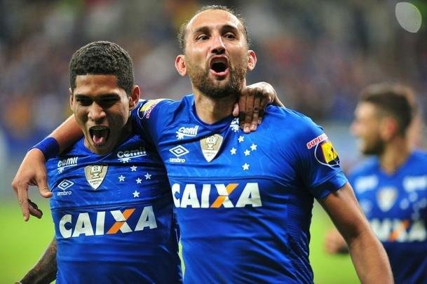 Cruzeiro fez o dever de casa e venceu o Furaco por 2 a 1