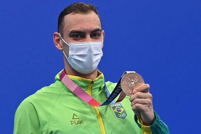 Fernando Scheffer, atleta do Minas, de BH, conquistou o bronze nos 200m livre, nesta segunda-feira (no Brasil), com tempo de 1min44s66. Ele ficou atrs dos britnicos Tom Dean, que levou o ouro com 1min44s22, e Duncan Scott, que marcou 1min44s26 e levou a prata.