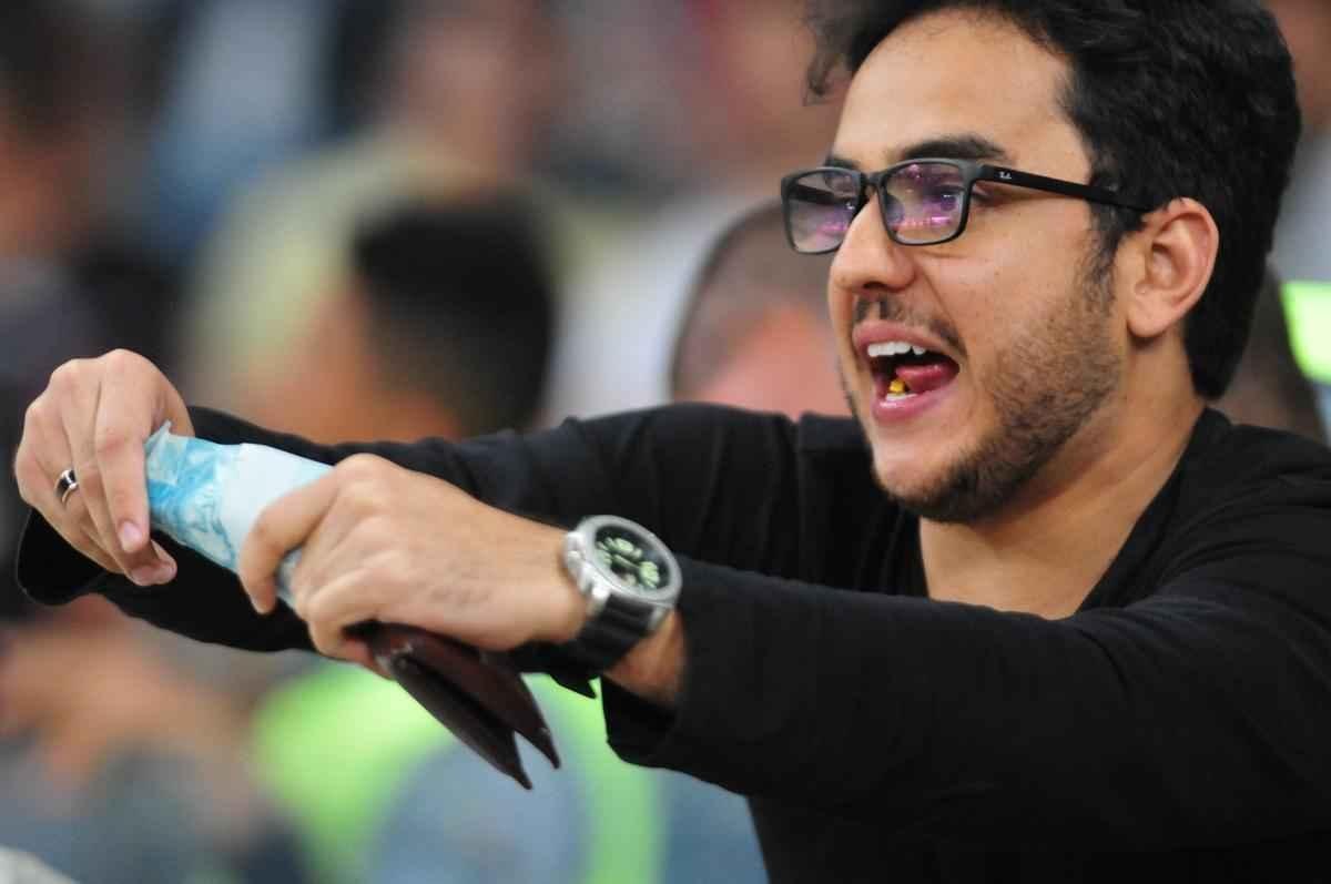 Irritados com eliminao para bolivianos no Mineiro, torcedores chegaram a oferecer dinheiro aos jogadores