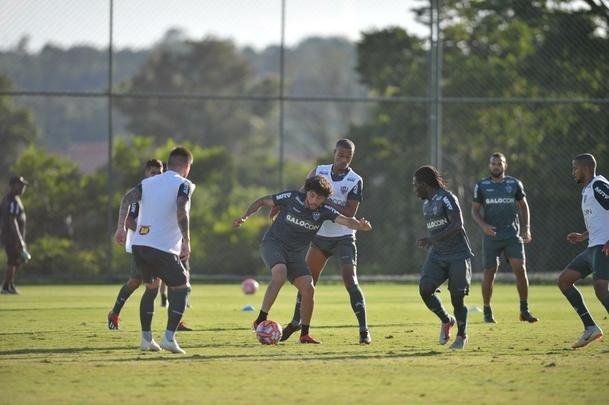 Veja fotos do treino do Atltico