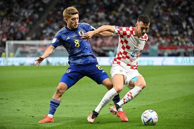 Lances da partida entre Japo e Crocia, pelas oitavas de final da Copa do Mundo.