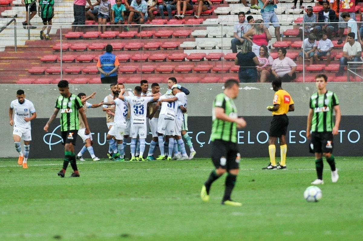 Fotos de América x Grêmio, neste sábado (20/10), no Independência, pela 30ª rodada do Campeonato Brasileiro