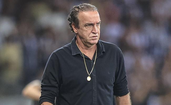 Cuca pode encerrar a terceira passagem pelo Atlético no duelo contra o Corinthians