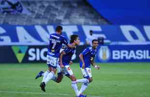 Fotos do duelo entre Cruzeiro e CRB, no Mineiro, em Belo Horizonte, pela oitava rodada da Srie B do Brasileiro