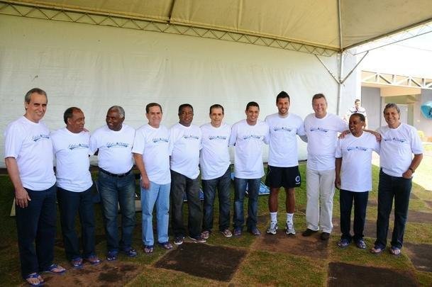 Imagens do ex-jogador do Cruzeiro Z Carlos