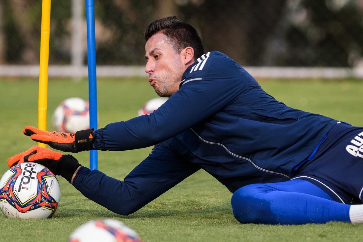 Fotos do treino do Cruzeiro na Toca da Raposa II nesta segunda-feira