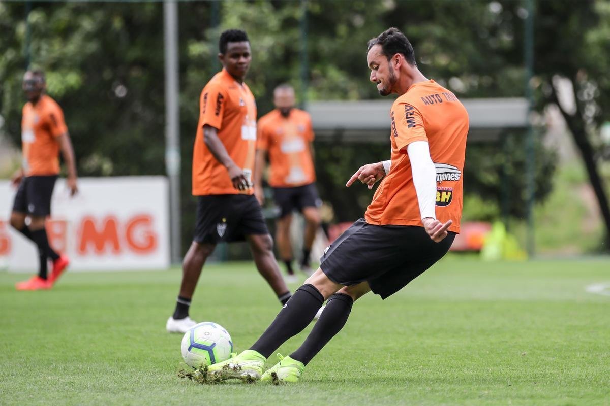 Com Sette Cmara em campo, Atltico se prepara para jogo contra o So Paulo