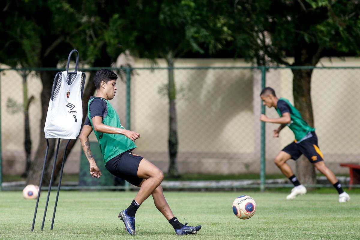 Nesta quinta-feira, sob o comando do treinador Daniel Paulista, Sport realizou primeiro trabalho ttico aps retorno s atividades