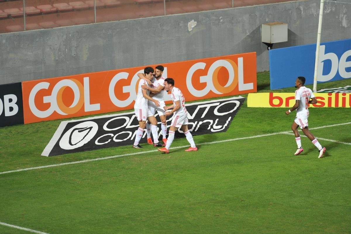 Rodrigo Dourado empatou o jogo para o Internacional no segundo tempo