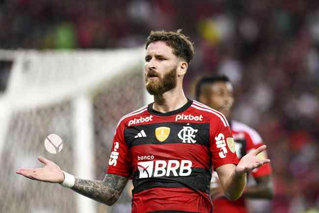Le Pereira marcou um dos gols da vitria do Flamengo sobre o Aucas