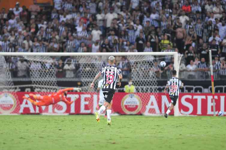 Fotos do golao de Felipe Azevedo, do Amrica, no clssico contra o Atltico, no Mineiro, pela Copa Libertadores