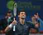 Djokovic leva susto, mas vence hngaro de virada no Torneio de Doha