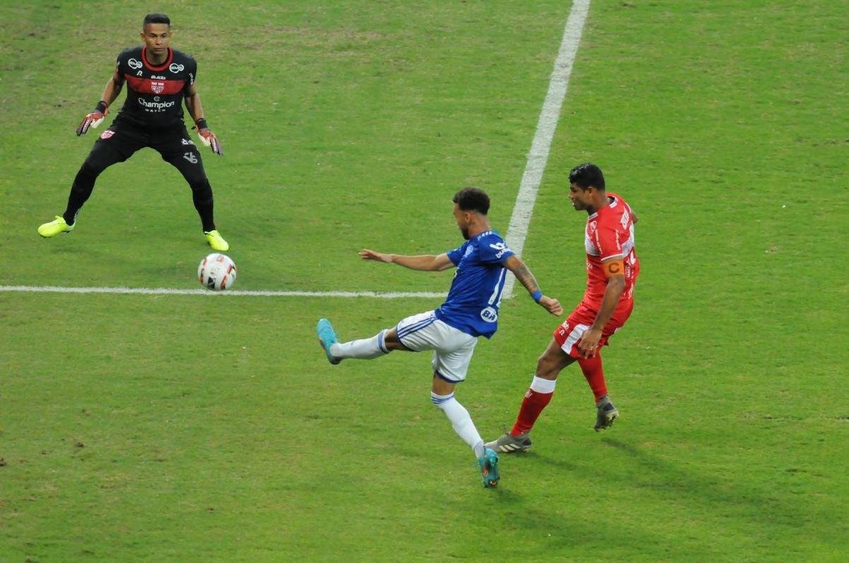 Fotos do jogo entre Cruzeiro e CRB, no Mineiro, em Belo Horizonte, pela 11 rodada da Srie B do Brasileiro
