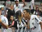 Namorados e torcedores durante Atlético x Santos no Mineirão; veja fotos