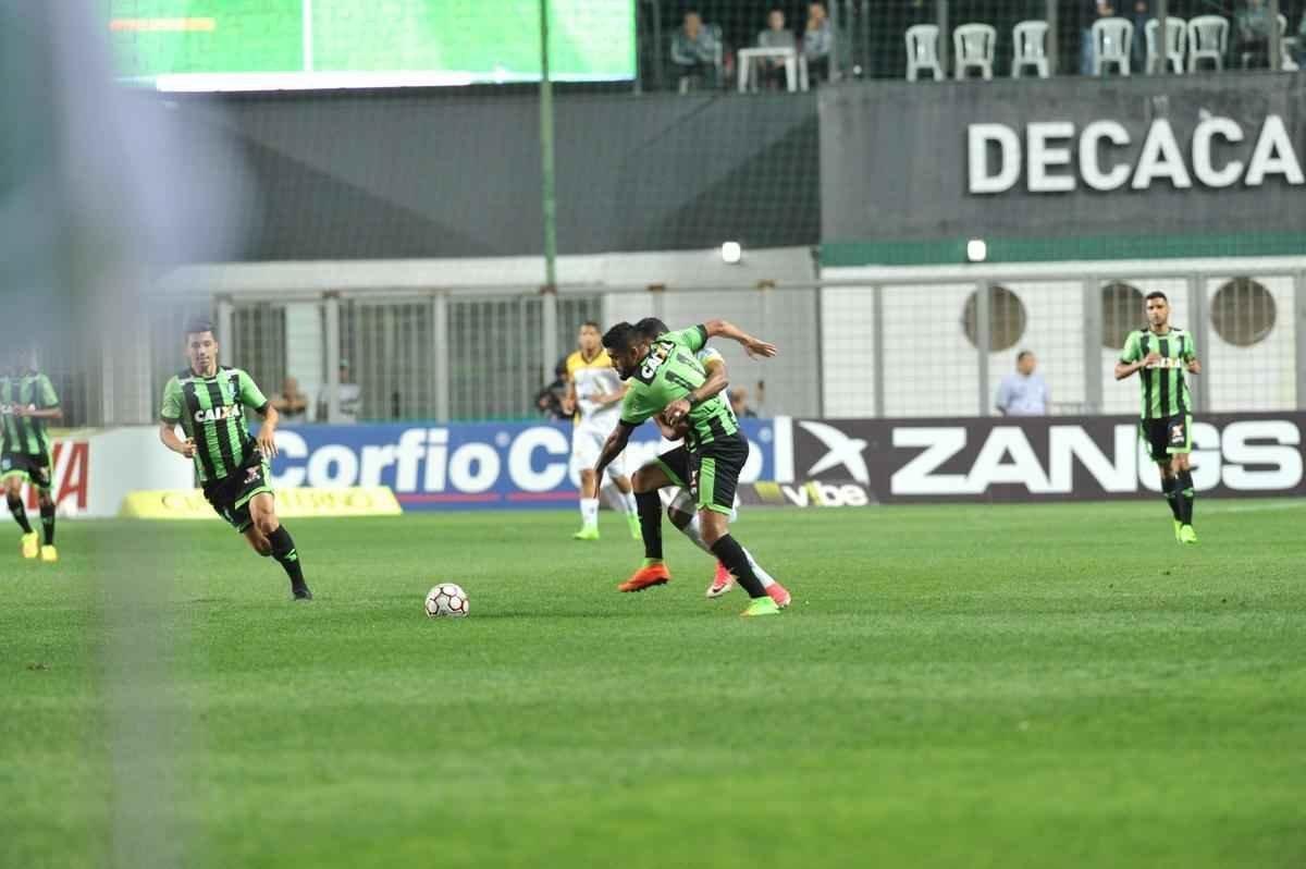 Imagens da partida entre Amrica e Cricima, no Independncia, pela Srie B do Brasileiro