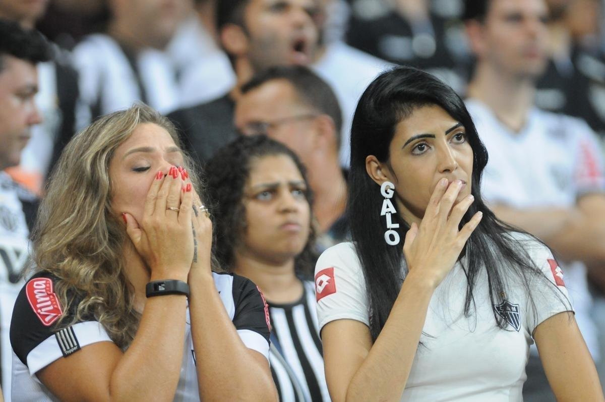 Fotos do segundo tempo da partida entre Atltico e Nacional; torcida do Galo impaciente no Mineiro