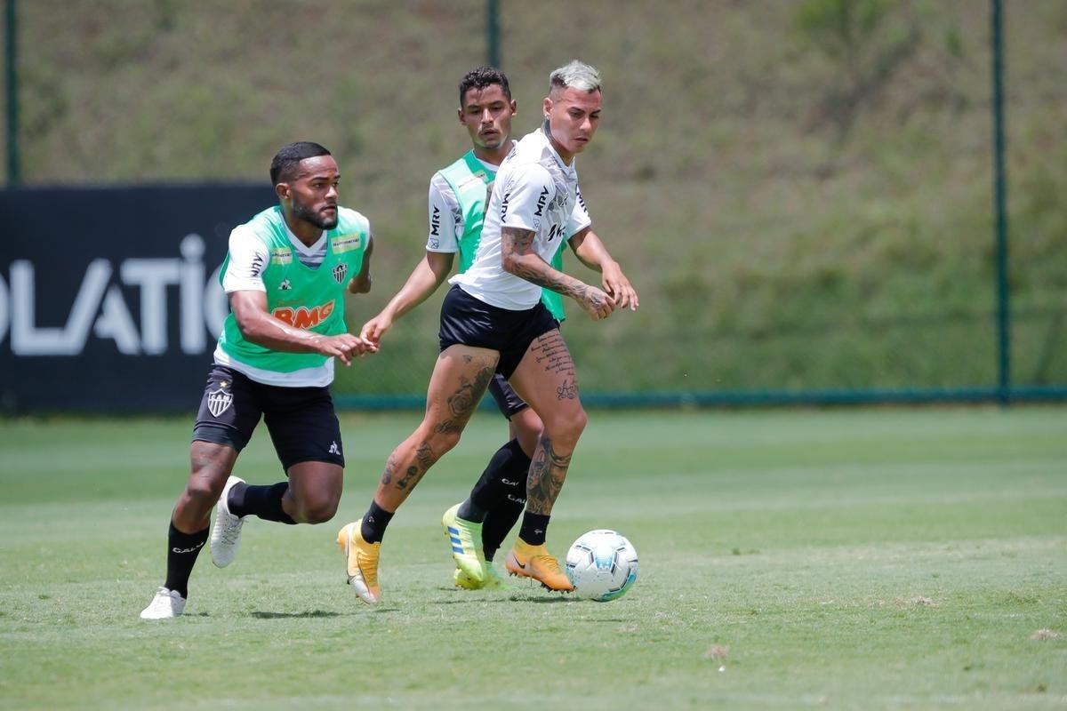 Aps polmica balada, Dylan e Marrony participam normalmente do treino na Cidade do Galo