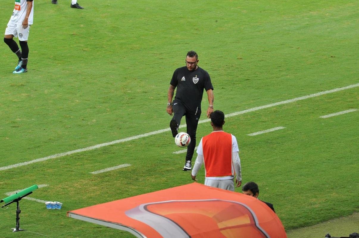 O Atltico recebeu o Athletic nesta tera-feira (15), no Mineiro, em Belo Horizonte. A partida, vlida pela 7 rodada do Campeonato Mineiro de 2022, marcou o centsimo jogo do goleiro Everson com a camisa do Galo.