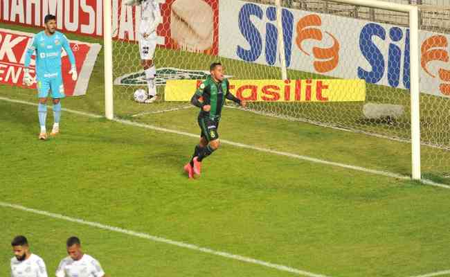 Joo Paulo foi o autor do primeiro gol do Amrica sobre o Santos no Independncia