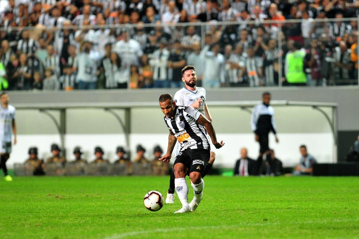 Fotos do primeiro tempo do duelo entre Atltico e Botafogo, no Independncia, pela Sul-Americana