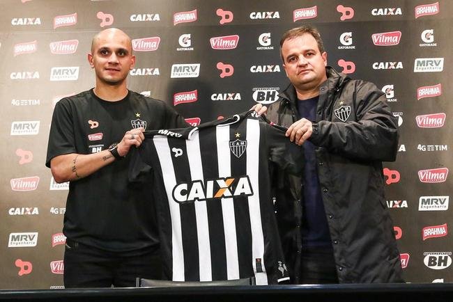 Domnico Bhering - Diretor de comunicao do Atltico, Domnico Bhering assumiu o futebol aps a sada de Andr Figueiredo em agosto de 2017. Domnico tinha o aval do ento presidente Daniel Nepomuceno e do ex-mandatrio Alexandre Kalil. Ele j fazia parte da fora-tarefa chefiada por Nepomuceno e ficou interinamente no cargo por alguns meses.