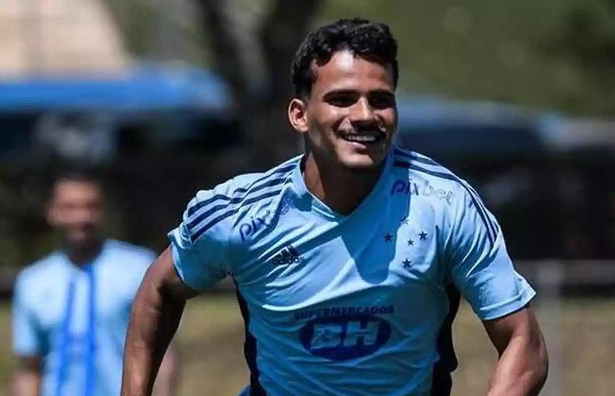 Cruzeiro: Kaiki (lateral-esquerdo) - 19 anos - 3 jogos - 246 minutos