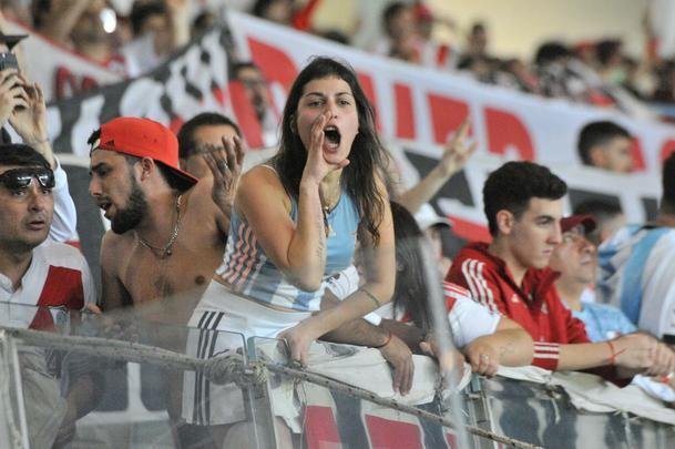 Fotos das torcidas de Cruzeiro e River Plate, no Mineiro, em duelo de volta das oitavas de final da Copa Libertadores