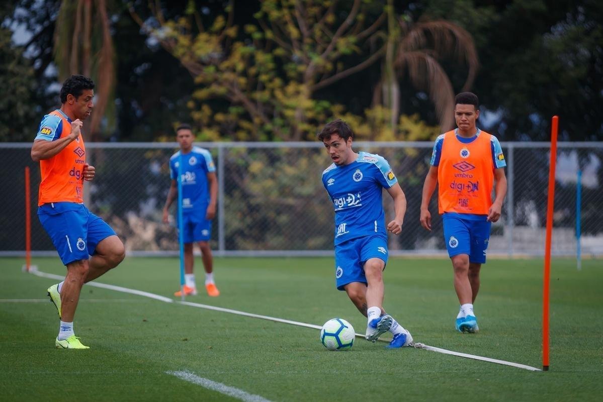 Treino do Cruzeiro nesta segunda-feira, na Toca da Raposa II. Time de Rogrio Ceni enfrenta o Cear na quarta-feira, s 19h30, no Castelo, em Fortaleza, pela 21 rodada do Campeonato Brasileiro