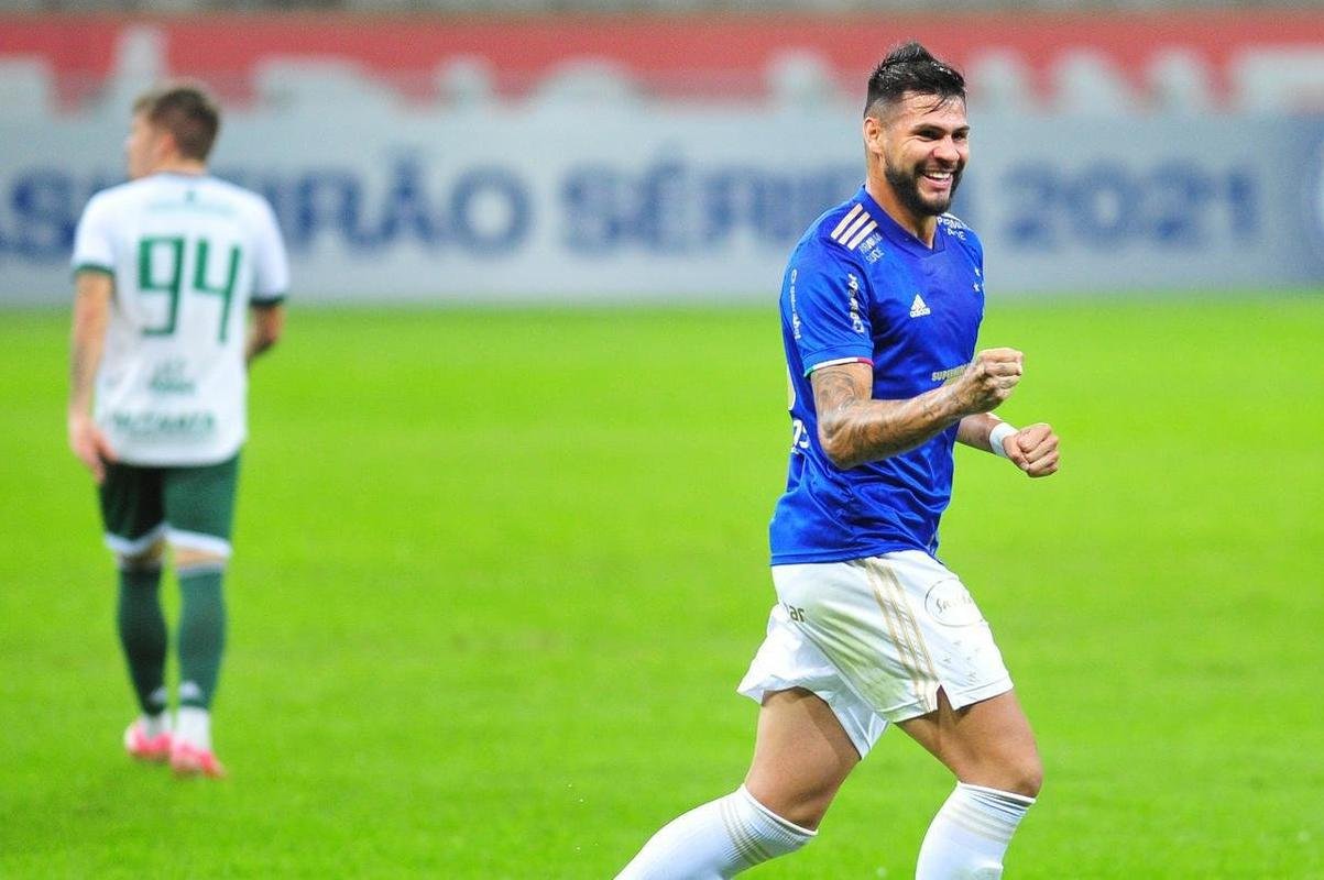 Fotos do jogo entre Cruzeiro e Guarani, no Mineiro, em Belo Horizonte, pela oitava rodada da Srie B do Campeonato Brasileiro de 2021