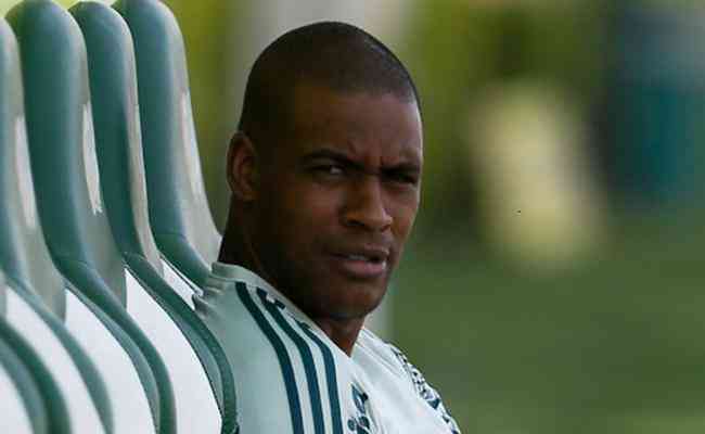 Cruzeiro tenta renegociar contrato assinado com o goleiro Jailson