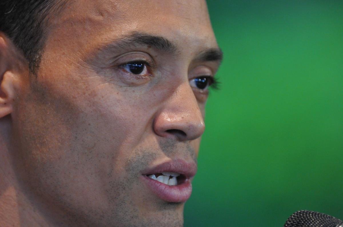 Atltico voltou ao trabalho nesta quinta-feira e apresentou Ricardo Oliveira; alm do atacante, presidente Sergio Sette Cmara e diretor de futebol Alexandre Gallo falaram com os jornalistas