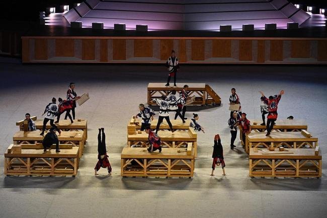 Imagens da cerimnia de abertura dos Jogos Olmpicos de 2020, no Estdio Olmpico de Tquio