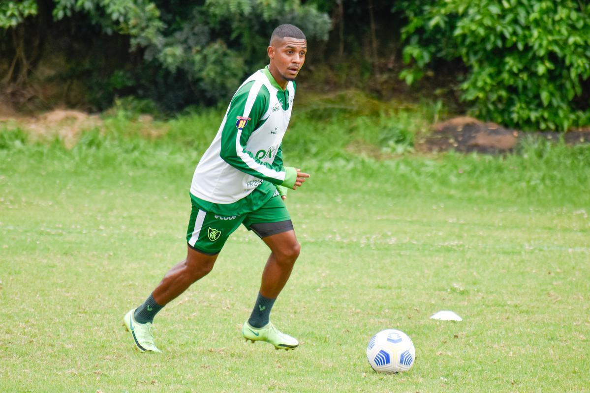 Jogadores do Coelho se preparam para enfrentar o Inter no Beira-Rio