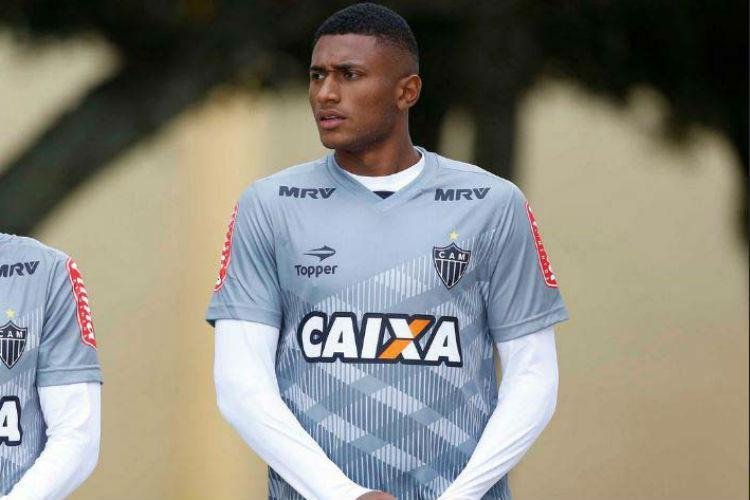 O Atltico emprestou Jesiel ao Paran.