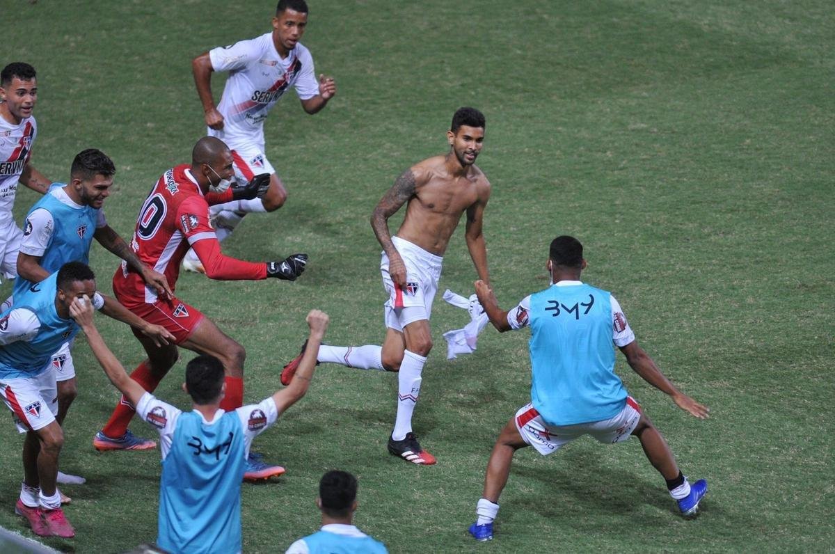 Depois de empate por 1 a 1 no tempo normal, Amrica derrotou Ferrovirio por 3 a 2 nos pnaltis e avanou  terceira fase da Copa do Brasil