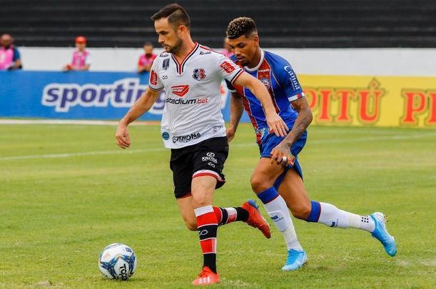 Santa Cruz e Bahia se enfrentaram no Arruda e empataram sem gols na estreia da Copa do Nordeste, em jogo que foi recheado de homenagens a Tiago Cardoso
