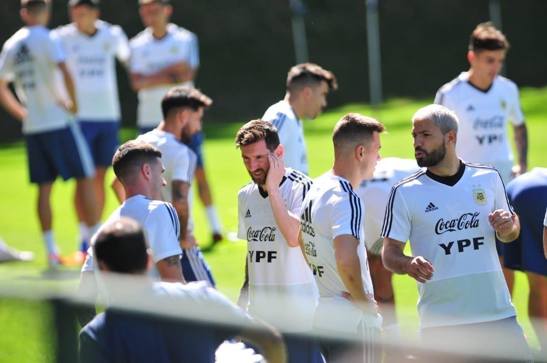 Imagens do treinamento da Argentina na Cidade do Galo