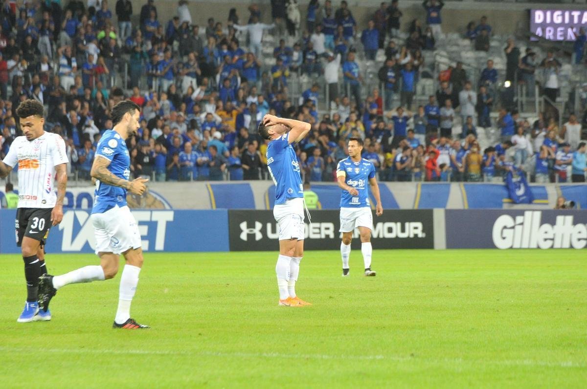 Fotos de Cruzeiro x Corinthians, no Mineiro, pela oitava rodada do Campeonato Brasileiro