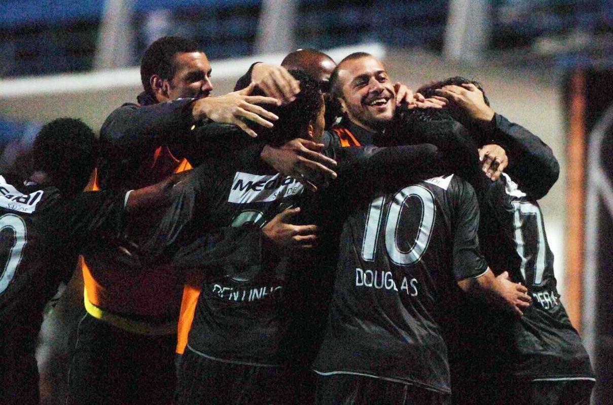 Corinthians (2008) - 64 pontos
