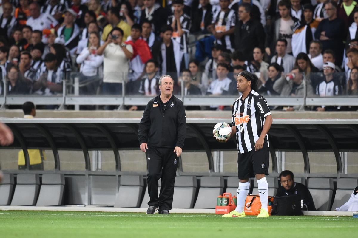 Ronaldinho pode ter feito, contra o Lans, na despedida da Recopa, o seu ltimo jogo pelo Atltico