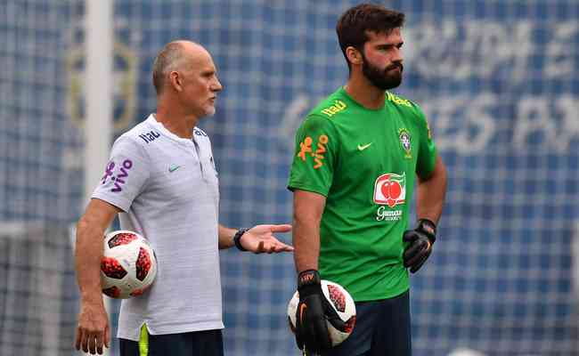 Taffarel trabalhará novamente com Alisson, goleiro em que treinou no Internacional e na Seleção Brasileira