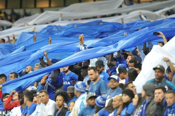 Torcida do Cruzeiro no duelo desta tera, no Mineiro, contra o Racing, pela Libertadores