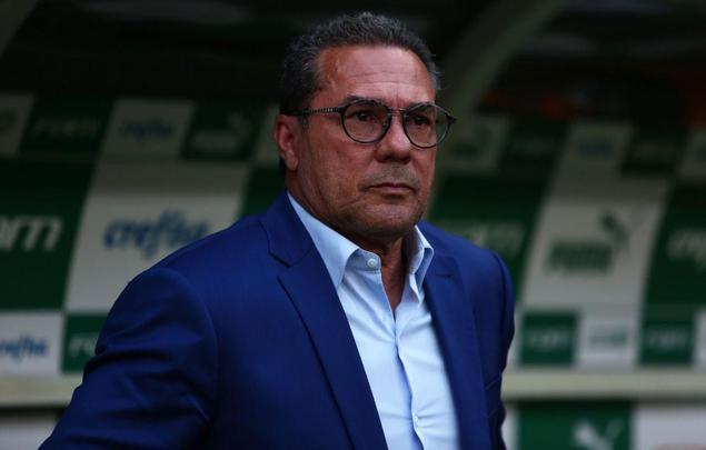 O Palmeiras anunciou a contratação do técnico Vanderlei Luxemburgo, que estava no Vasco