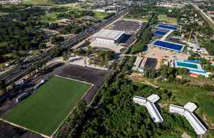 Estdio foi construdo sobre o campo de polo existente, ao lado da Arena de Deodoro e do Centro Aqutico