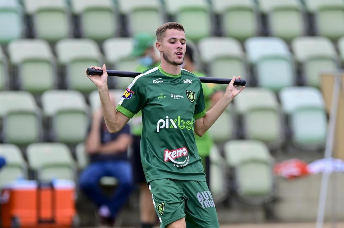 Amrica treinou nesta quinta-feira (10), no CT Lanna Drumond, visando o clssico de sbado contra o Atltico