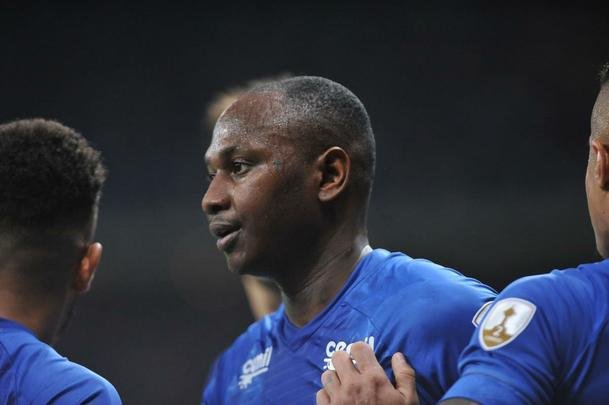 Sass, em arremate de primeira, fez o quinto do Cruzeiro sobre La U: 5 a 0