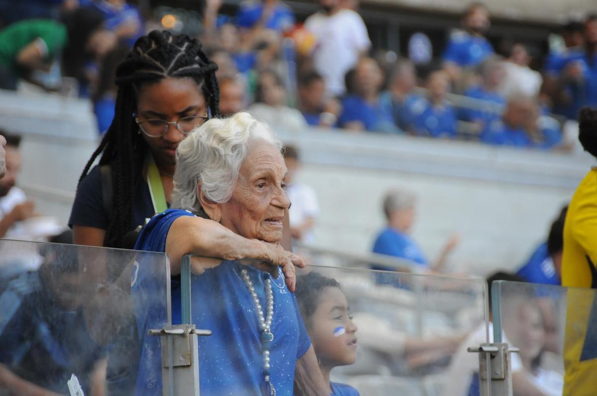 Cruzeiro x Bahia: fotos da torcida da Raposa no Mineiro