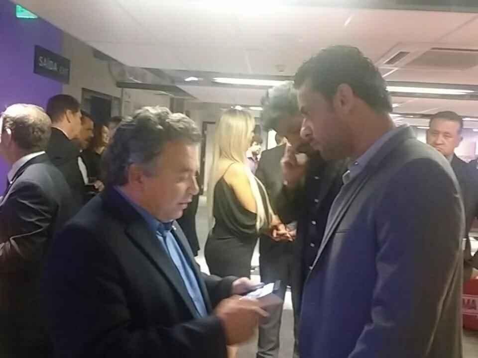 Personalidades na cerimnia do 16 Trofu Tel Santana. Alencar da Silveira, presidente do Amrica, e Fred, atacante do Atltico