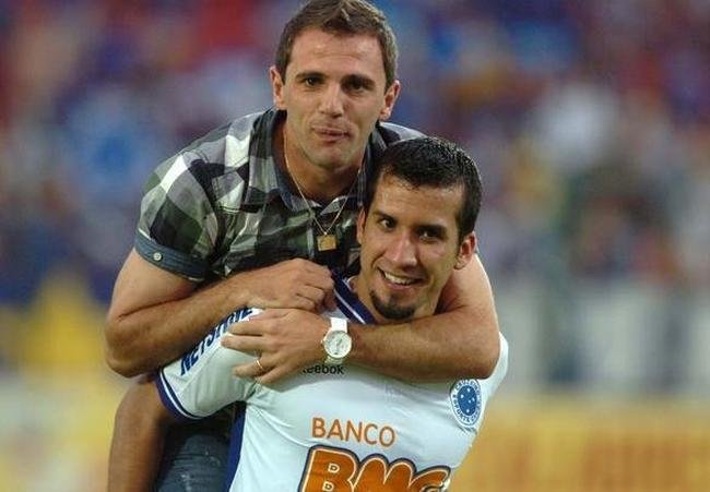 Atletas celestes vibraram com vitria e permanncia na Srie A