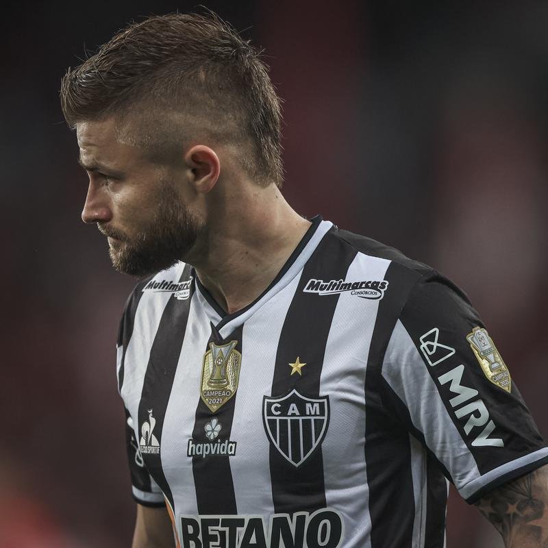 Neste domingo (17), o Atlético enfrentou o Athletico-PR pela segunda rodada da Série A do Campeonato Brasileiro. A partida foi realizada na Arena da Baixada, em Curitiba.